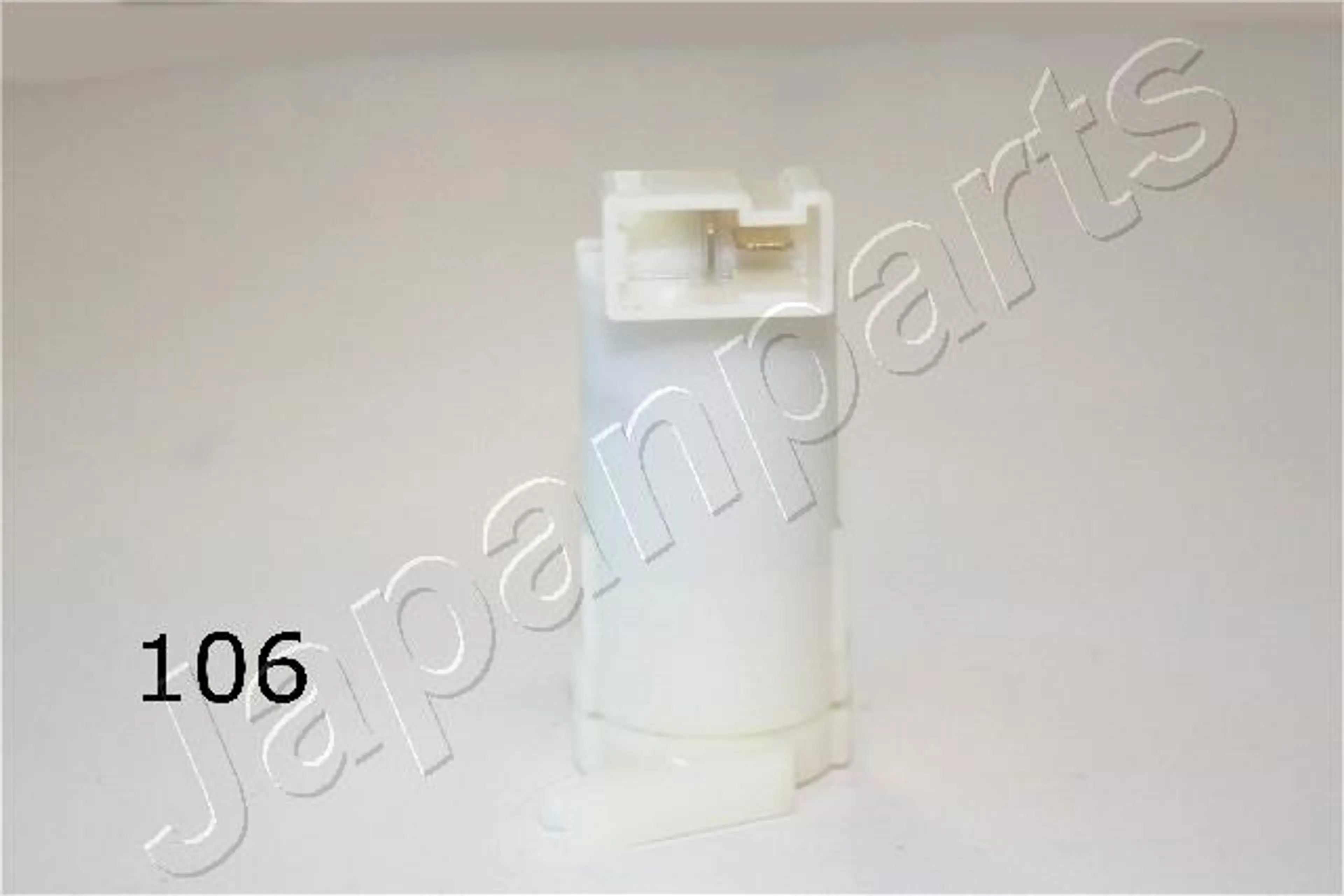 BOMBA DE AGUA, LIMPIACRISTALES.